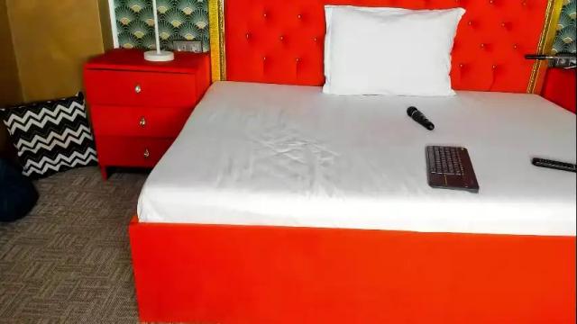Image 12 of valleriejonnes Stream on Chaturbate on 17 days ago