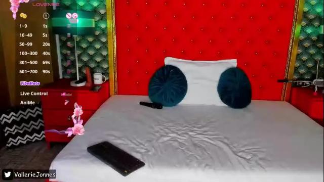 Image 12 of valleriejonnes Stream on Chaturbate on 15 days ago