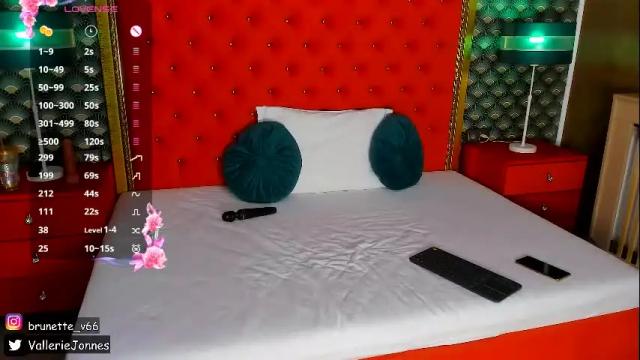 Image 11 of valleriejonnes Stream on Chaturbate on 15 days ago