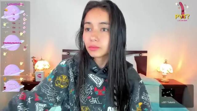 Image 6 of vallery_evanss Stream on Chaturbate on 16 months ago