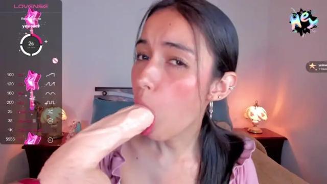 Image 4 of vallery_evanss Stream on Chaturbate on 13 months ago