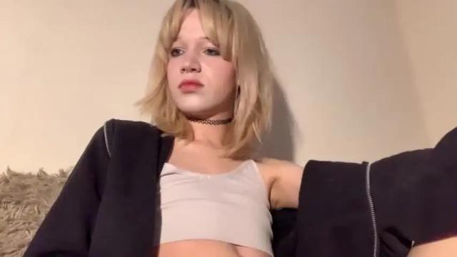 Image 7 of valleyofthed0lls Stream on Chaturbate on 15 months ago