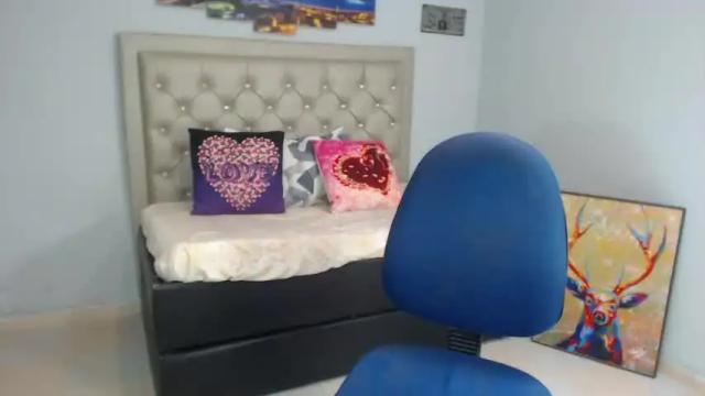 Image 7 of vallolet_marcks Stream on Chaturbate on 16 months ago