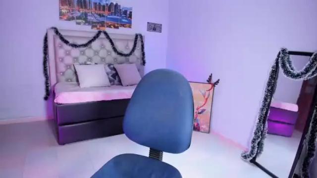 Image 3 of vallolet_marcks Stream on Chaturbate on 16 months ago