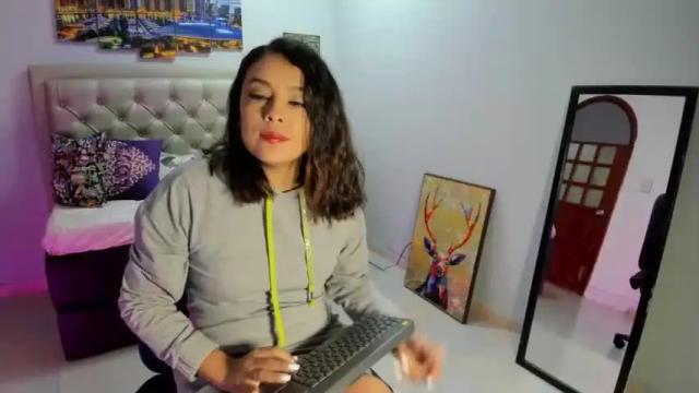 Image 6 of vallolet_marcks Stream on Chaturbate on 15 months ago