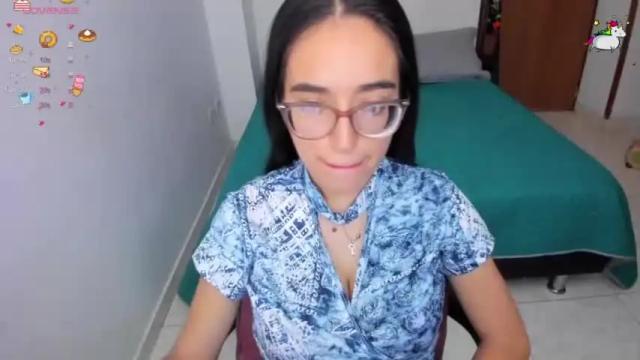 Image 4 of valloleth_rivera_ Stream on Chaturbate on 13 months ago