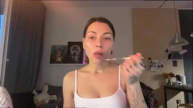 Image 2 of valorant_girl Stream on Chaturbate on 1 month ago