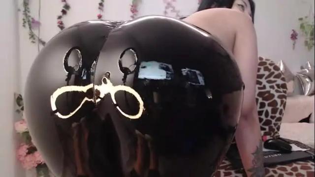 Image 3 of valquiria_sirgun Stream on Chaturbate on 2 days ago