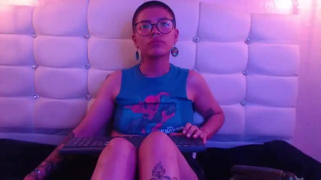 Image 2 of valu_8 Stream on Chaturbate on 15 months ago