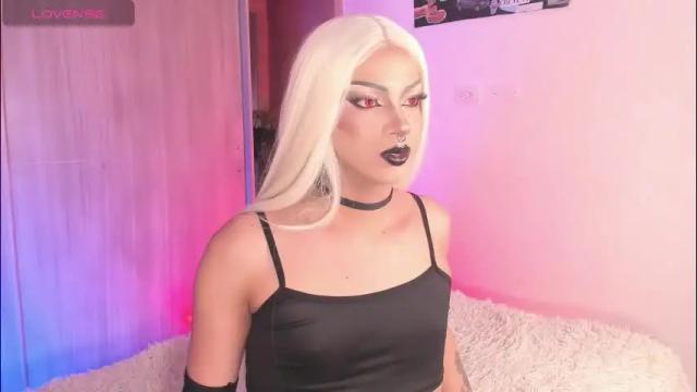 Image 3 of vampy__cinna Stream on Chaturbate on 23 days ago