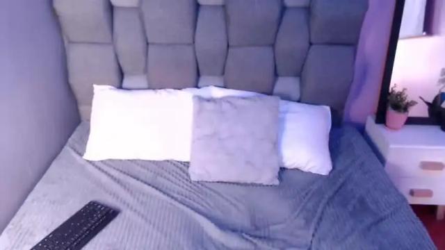 Image 8 of vanee_cruz Stream on Chaturbate on 15 months ago
