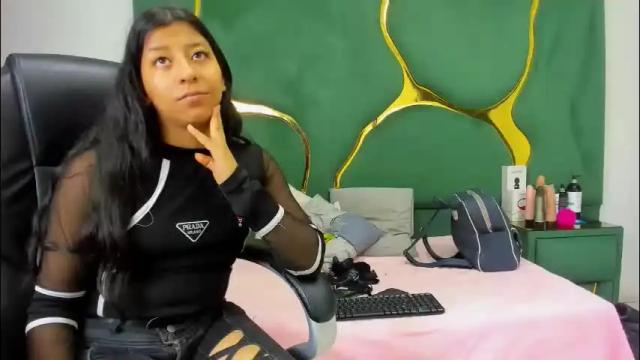 Image 3 of vanelin18 Stream on Chaturbate on 22 days ago