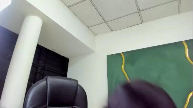 Image 7 of vanelin18 Stream on Chaturbate on 22 days ago