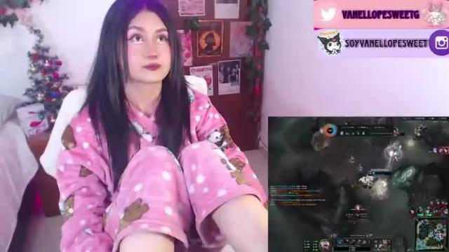 Image 11 of vanellope_sweetgirl Stream on Chaturbate on 18 months ago