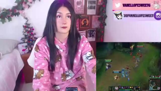Image 4 of vanellope_sweetgirl Stream on Chaturbate on 18 months ago