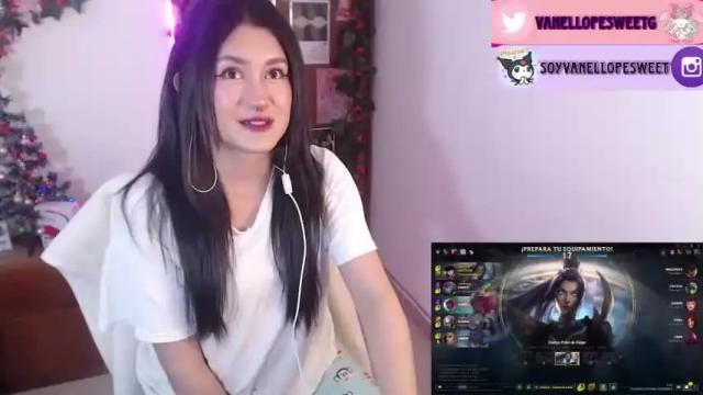 Image 10 of vanellope_sweetgirl Stream on Chaturbate on 18 months ago