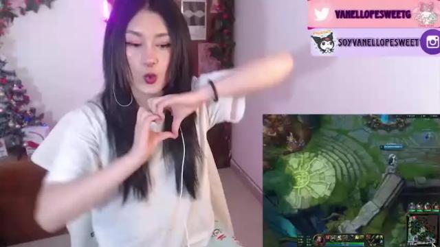Image 12 of vanellope_sweetgirl Stream on Chaturbate on 18 months ago