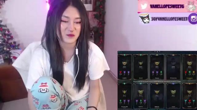 Image 2 of vanellope_sweetgirl Stream on Chaturbate on 18 months ago