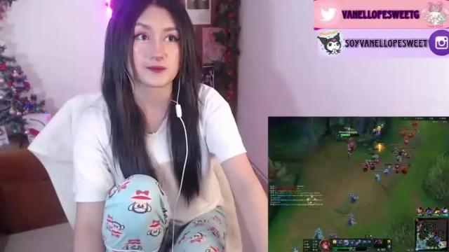 Image 3 of vanellope_sweetgirl Stream on Chaturbate on 18 months ago