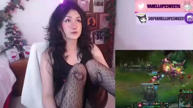 Image 3 of vanellope_sweetgirl Stream on Chaturbate on 18 months ago