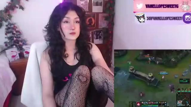 Image 4 of vanellope_sweetgirl Stream on Chaturbate on 18 months ago