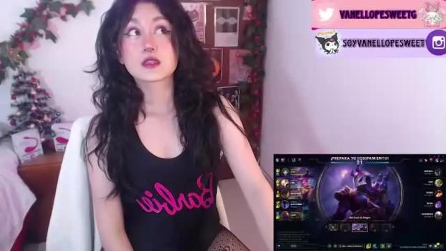 Image 7 of vanellope_sweetgirl Stream on Chaturbate on 18 months ago