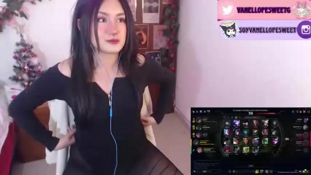 Image 10 of vanellope_sweetgirl Stream on Chaturbate on 18 months ago
