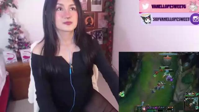 Image 3 of vanellope_sweetgirl Stream on Chaturbate on 18 months ago