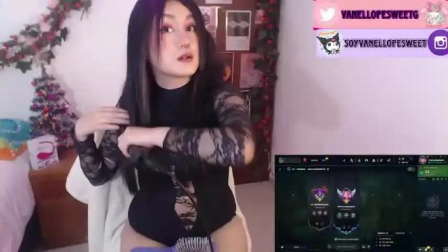 Image 4 of vanellope_sweetgirl Stream on Chaturbate on 17 months ago