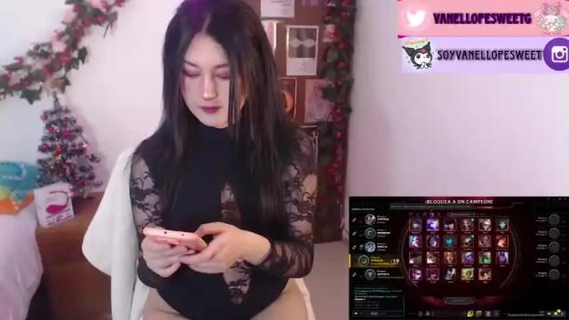 Image 6 of vanellope_sweetgirl Stream on Chaturbate on 17 months ago
