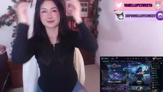 Image 7 of vanellope_sweetgirl Stream on Chaturbate on 17 months ago