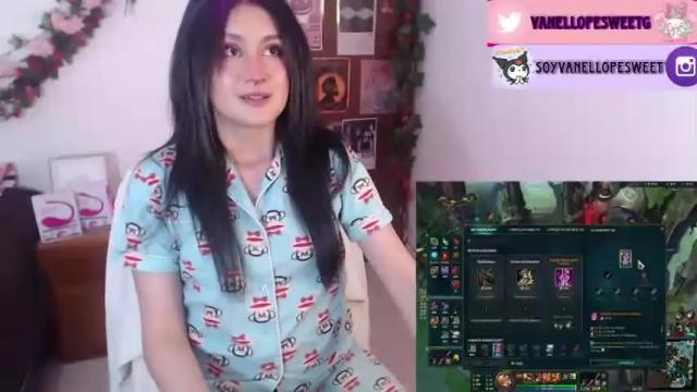 Image 8 of vanellope_sweetgirl Stream on Chaturbate on 17 months ago