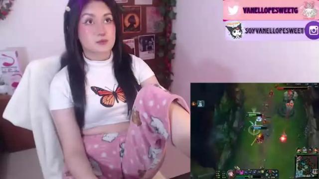 Image 12 of vanellope_sweetgirl Stream on Chaturbate on 17 months ago