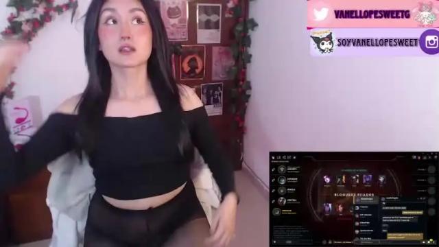 Image 4 of vanellope_sweetgirl Stream on Chaturbate on 17 months ago