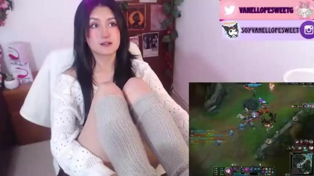 Image 10 of vanellope_sweetgirl Stream on Chaturbate on 17 months ago