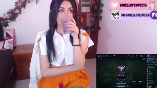 Image 2 of vanellope_sweetgirl Stream on Chaturbate on 17 months ago