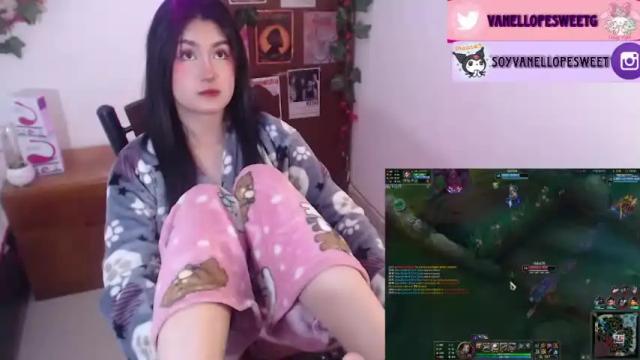 Image 10 of vanellope_sweetgirl Stream on Chaturbate on 16 months ago