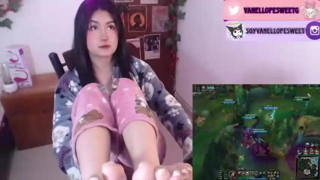 Image 11 of vanellope_sweetgirl Stream on Chaturbate on 16 months ago