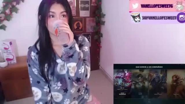 Image 12 of vanellope_sweetgirl Stream on Chaturbate on 16 months ago