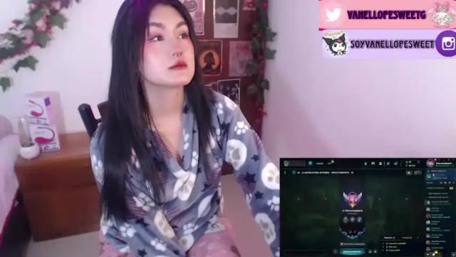 Image 2 of vanellope_sweetgirl Stream on Chaturbate on 16 months ago