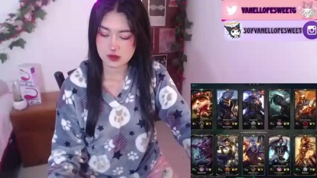 Image 4 of vanellope_sweetgirl Stream on Chaturbate on 16 months ago