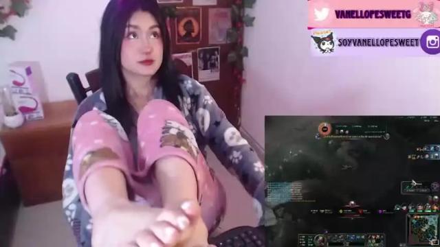 Image 8 of vanellope_sweetgirl Stream on Chaturbate on 16 months ago