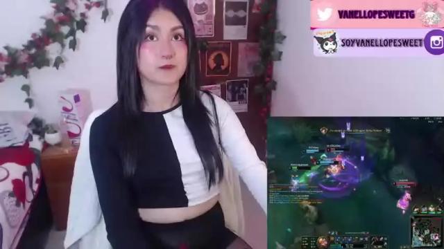 Image 12 of vanellope_sweetgirl Stream on Chaturbate on 16 months ago