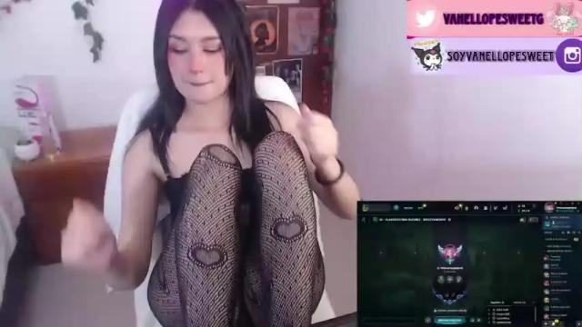 Image 11 of vanellope_sweetgirl Stream on Chaturbate on 16 months ago