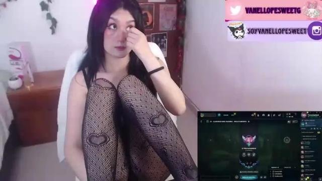 Image 12 of vanellope_sweetgirl Stream on Chaturbate on 16 months ago