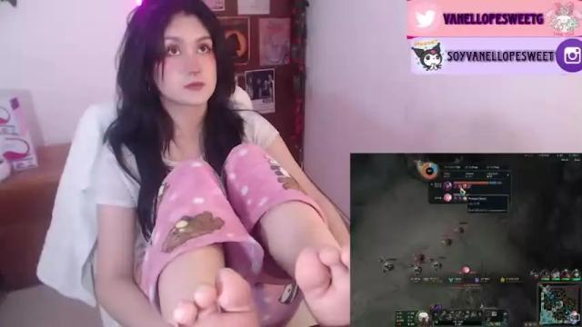 Image 12 of vanellope_sweetgirl Stream on Chaturbate on 16 months ago