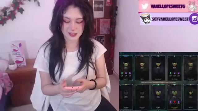 Image 2 of vanellope_sweetgirl Stream on Chaturbate on 16 months ago