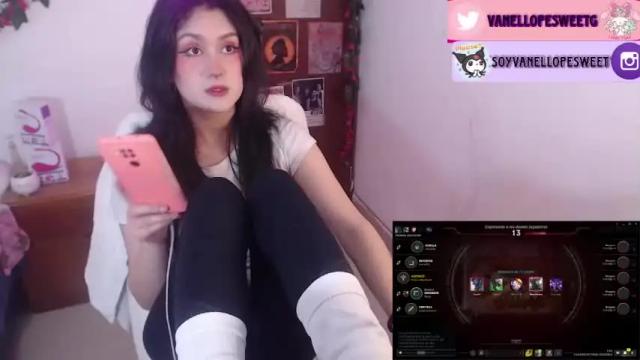 Image 8 of vanellope_sweetgirl Stream on Chaturbate on 16 months ago