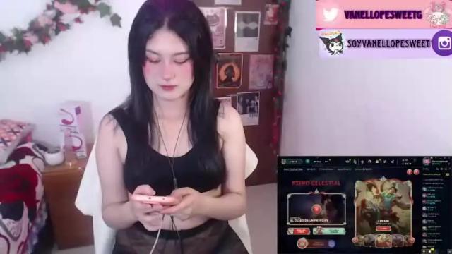 Image 2 of vanellope_sweetgirl Stream on Chaturbate on 16 months ago