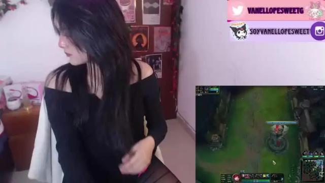 Image 12 of vanellope_sweetgirl Stream on Chaturbate on 16 months ago